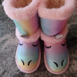 Toddler Girls Rainbow Sparkle Winter Boots!